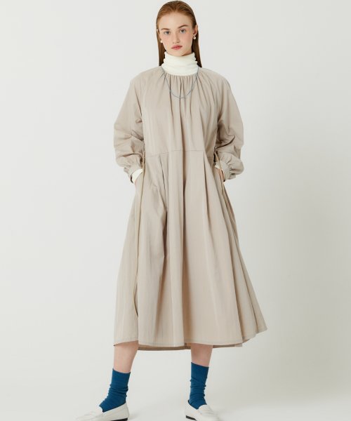 THE STUDIO K - Raglan Sleeve Neck Shirring Point Long Dress (Beige)