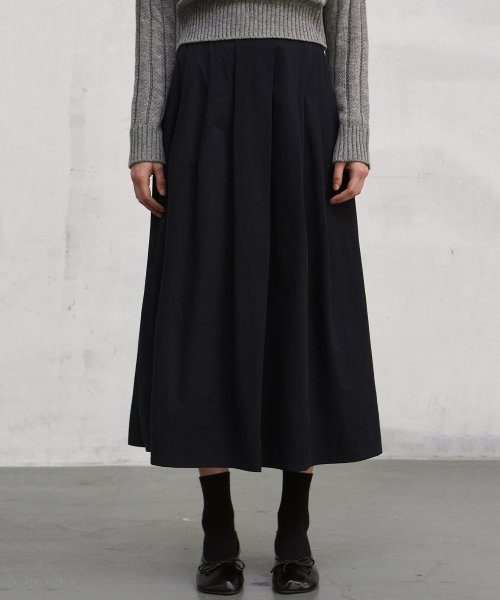 MUSINSA公式 NICK NICOLE FLARED PINTUCK LONG SKIRT NAVY