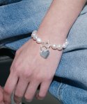먼데이에디션(MONDAY EDITION) The Baroque Pearl and ME Heart Bracelet