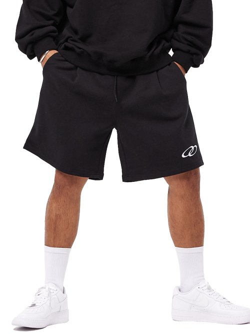 Double Loop Logo Pleated Bermuda Shorts [Black]