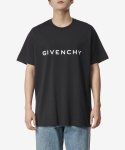 지방시(GIVENCHY) 오버사이즈 로고 프린트 반소매 티셔츠 - 블랙 / BM716N3YAC001