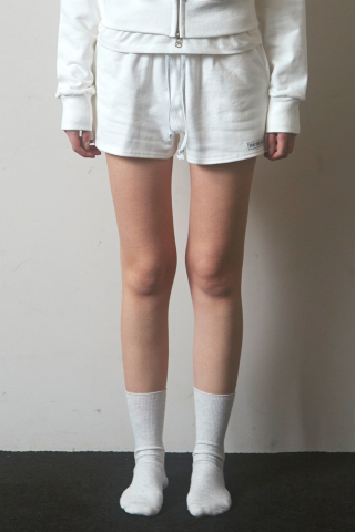 포더웨더 label stitch shorts (ivory)