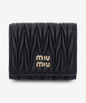 미우미우(MIU MIU) 마테라쎄 나파 가죽 지갑 - 블랙 / 5MH0332FPPF0002