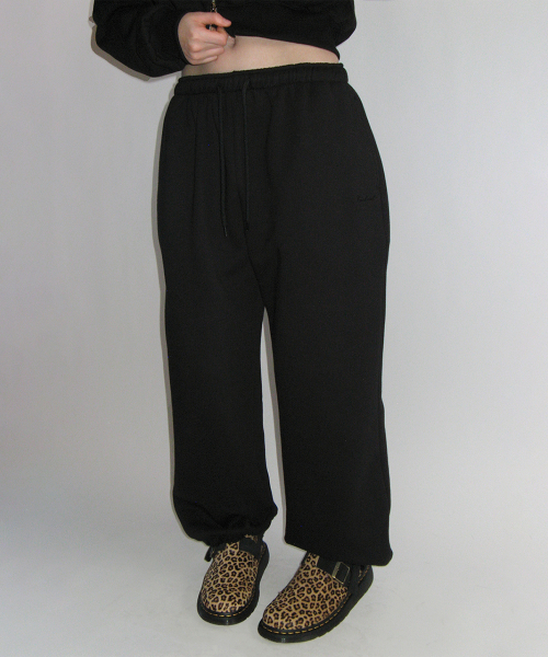 Embroidered Fleece Jogger Pants_Black