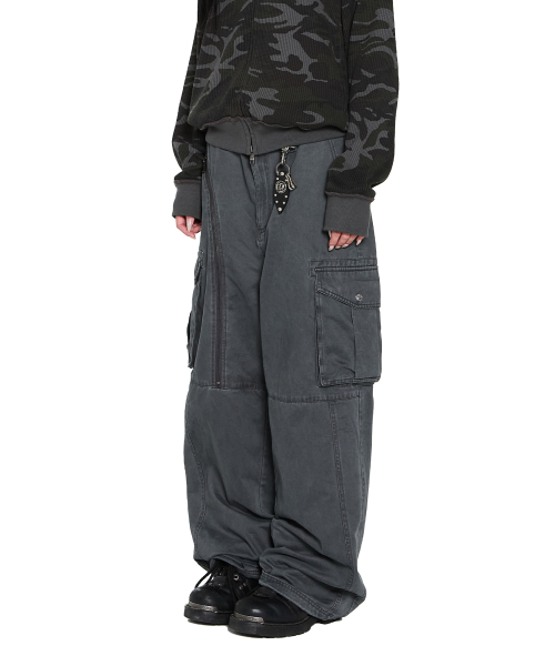 Oblique Zippered Cargo Pants (Dark Gray)