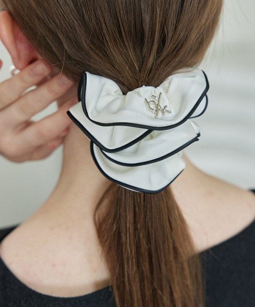 Logo Satin Scrunch_Ivory