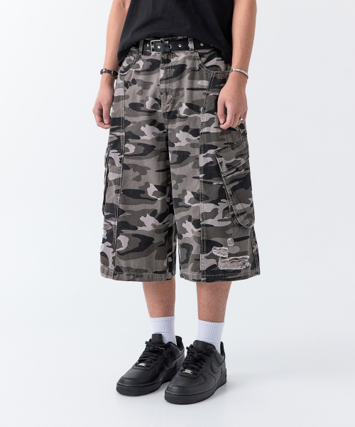 Distressed Camo Cargo Bermuda Pants - GRAY CAMO