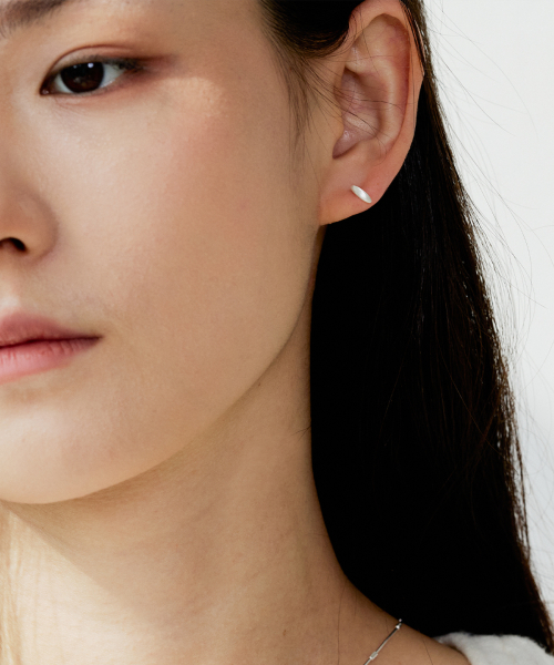 SIE-26SS4 925 Silver Essential Seed Earrings