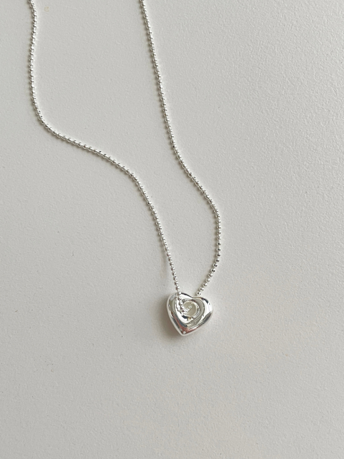ELA 51 Sweet Loop Heart Necklace