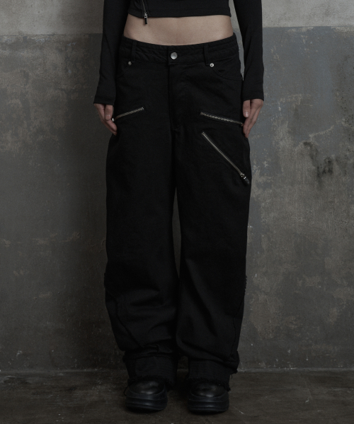 V-Slit Curved Pants - Black