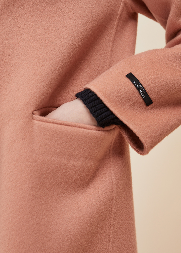 룩캐스트(LOOKAST) PINK CASHMERE HANDMADE GOLD RING COAT