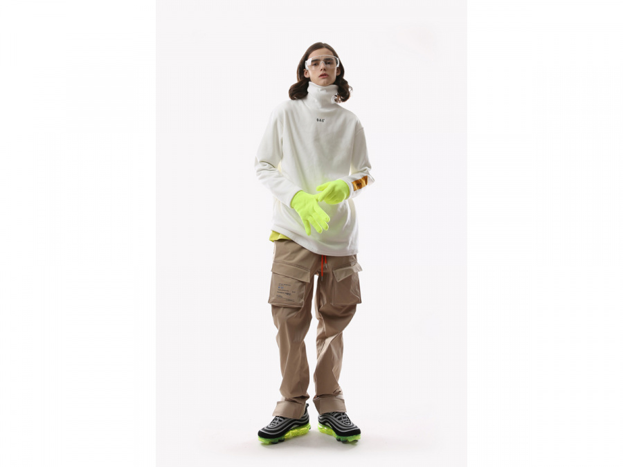색(SAC) MINI LOGO TURTLE NECK WHITE