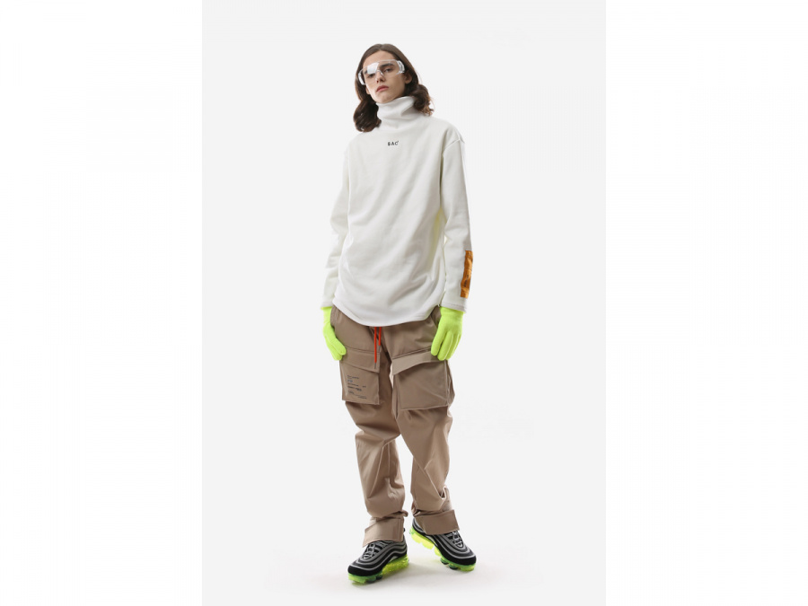 색(SAC) MINI LOGO TURTLE NECK WHITE