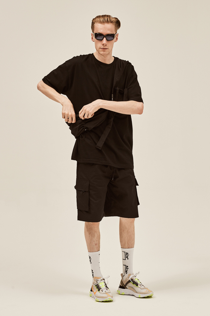 데드엔드(DEADEND) BLACK CARGO ZIPPER SHORT PANTS