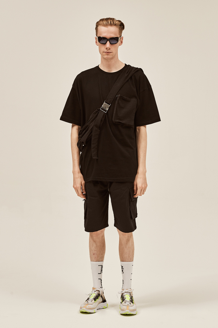 데드엔드(DEADEND) BLACK CARGO ZIPPER SHORT PANTS