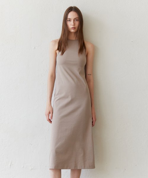 LADY VOLUME - HALTERNECK SLIM DRESS_BEIGE