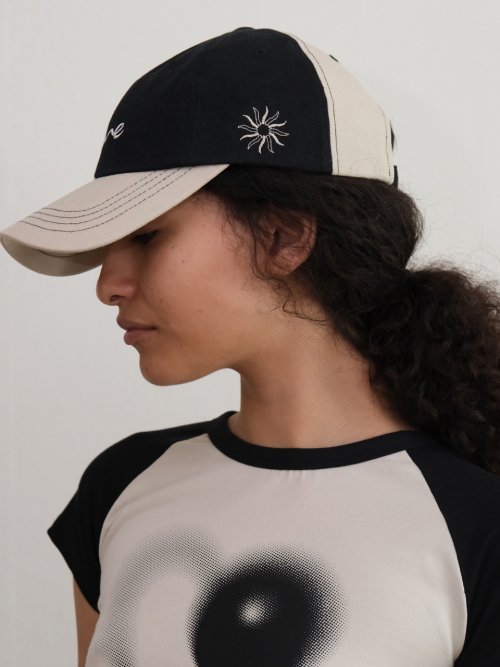 ECOMMAE - SUN HEART SYMBOL BALL CAP (BEIGE+BLACK)