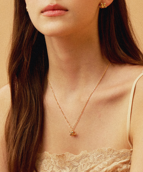 HPP013 Heart Pretzel Necklace