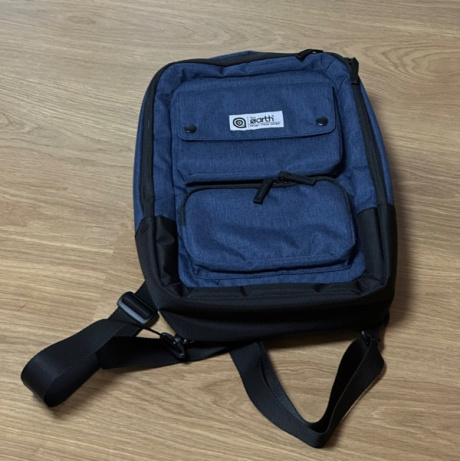 디얼스(THE EARTH) 2.T 2WAY SLING BAG - NAVY 후기