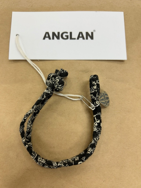 앵글런(ANGLAN) Paisley Weaving Pendant Bracelet - Black 후기