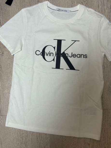 캘빈클라인 진(CALVIN KLEIN JEANS) 2color 여 모노그램 로고 반팔 티셔츠 (화이트블랙) J218885 후기