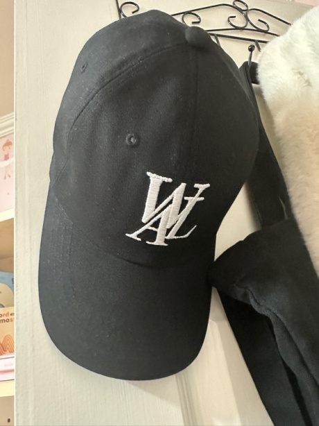 우알롱(WOOALONG) Signature Logo ball cap - BLACK 후기