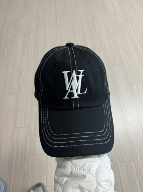 우알롱(WOOALONG) Signature Logo ball cap - STITCH BLACK 후기