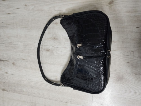 이우가마카라스(IUGAMAKARAS) Western Pattern Leather Bag (enamel) 후기