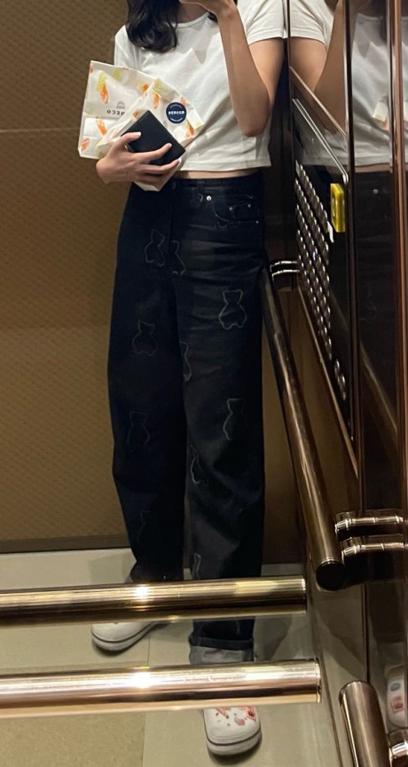 아코스튜디오스페이스(AQOstudiospace) AQO BEAR PATTERN DENIM PANTS BLACK - 71,200 | 무신사 스토어