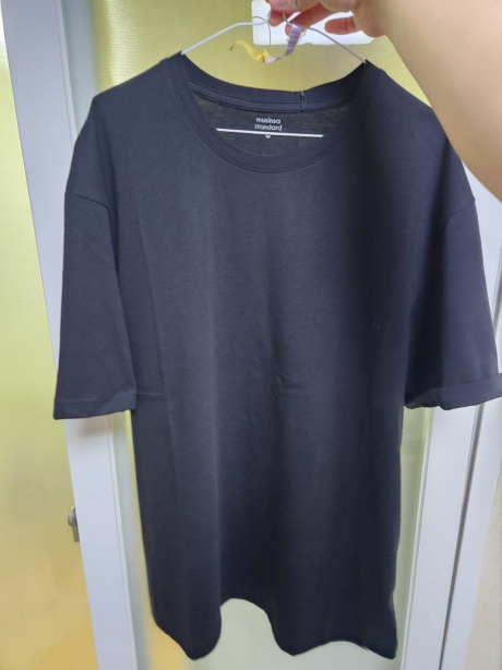 무신사 스탠다드(MUSINSA STANDARD) 릴렉스 핏 크루 넥 반팔 티셔츠 2 [블랙] 후기