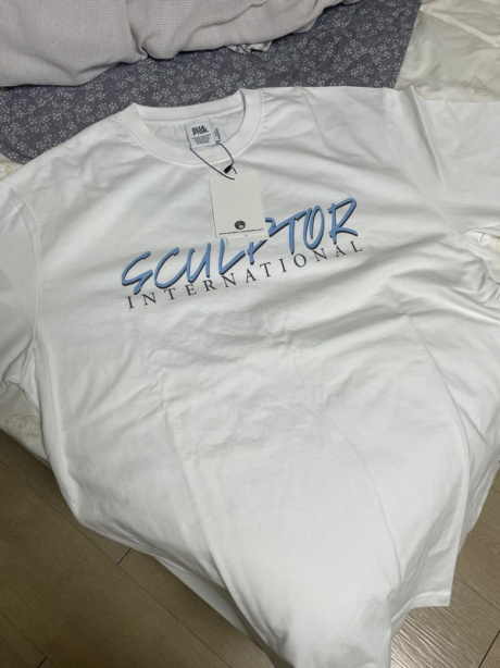 스컬프터(SCULPTOR) Script Logo Tee White 후기