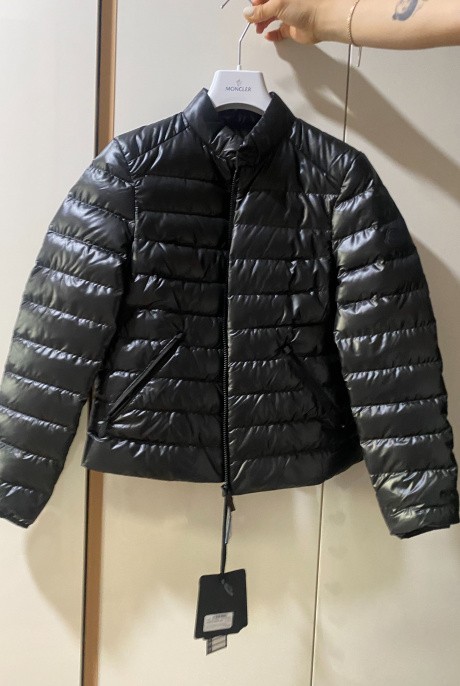 몽클레어(MONCLER) 여성 라모르 숏 다운 재킷 - 블랙 / H10931A00016595OK999 - 938,000 | 무신사 스토어