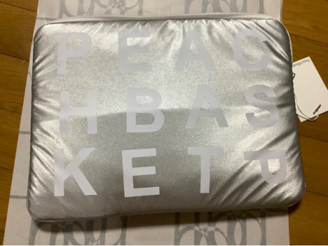 피치바스켓마켓(PEACH BASKET MARKET) p.b laptop pouch (silver) 후기