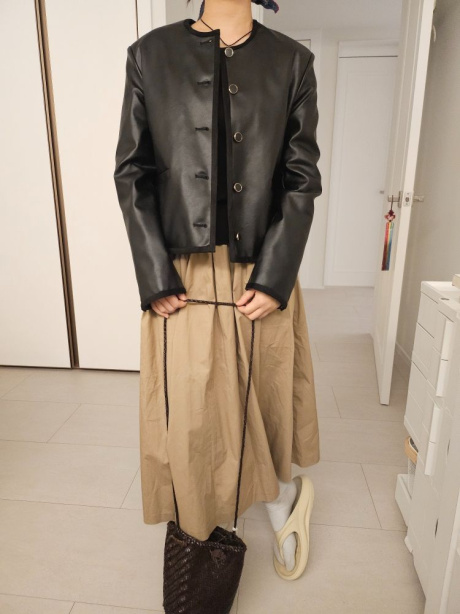 아위(AHWE) No-Collar Fake Leather Jacket_BLACK 후기