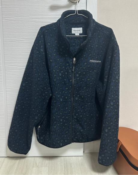 디스이즈네버댓(THISISNEVERTHAT) INTL. Fleece Jacket Leopard Blue 후기