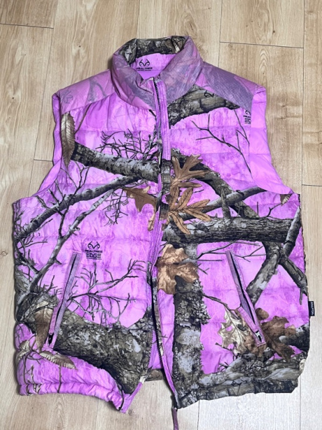 스컬프터(SCULPTOR) Light Weight Goose Down Vest Realtree® Forest Pink 후기
