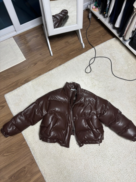 줄리아페페(JULIAPEPE) Urban Crop Leather Padding (Brown) 후기