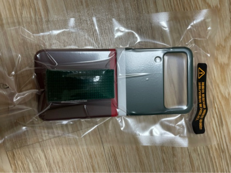 108서울(108SEOUL) [Galaxy Z Flip] 108 MINI HANG-ON(30mm) WOOD GREEN(slim-hard) 후기