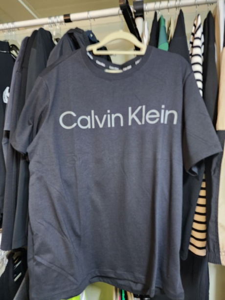 캘빈클라인 스포츠(CALVIN KLEIN SPORT) 남 블랙 레귤러 핏 에센셜 볼드 로고 반팔 티셔츠 4MS3K109 001 후기