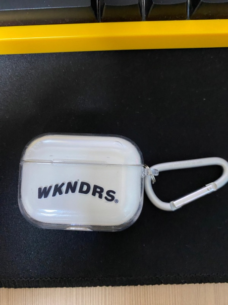 위캔더스(WKNDRS) WAVY CLEAR AIRPOD PRO CASE (WHITE) 후기