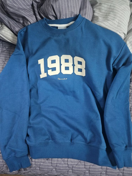 필루미네이트(FILLUMINATE) 오버핏 1988 스웨트 셔츠-블루 후기