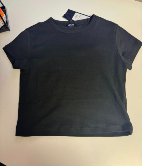 무신사 스탠다드(MUSINSA STANDARD) 우먼즈 슬림 크롭 크루 넥 반팔 티셔츠 [블랙] 후기