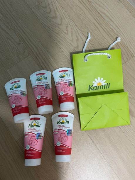 카밀(KAMILL) [쇼핑백 증정] 스위티 핸드크림  75ml 5개 후기