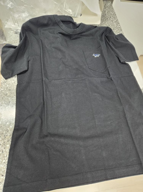 메종 키츠네(MAISON KITSUNE) 남성 네이비 폭스 패치 클래식 포켓 반소매 티셔츠 - 블랙 / HM00136KJ0008P199 후기