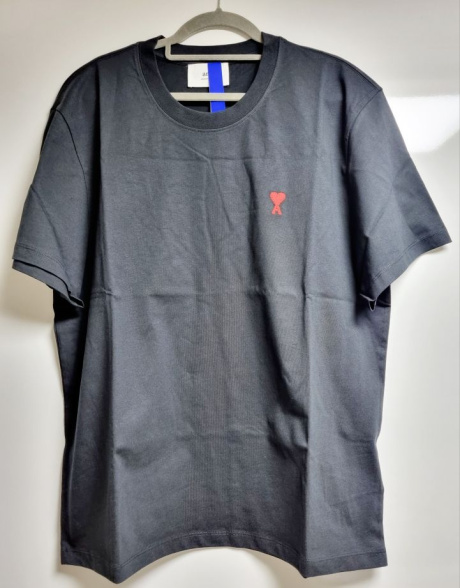 아미(AMI) 남성 스몰 하트 로고 반소매 티셔츠 - 블랙 / BFUTS001724001 후기