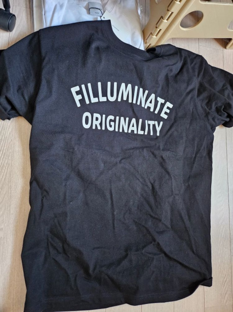 필루미네이트(FILLUMINATE) 오버핏 오리지널리티 아치 티셔츠-블랙 후기