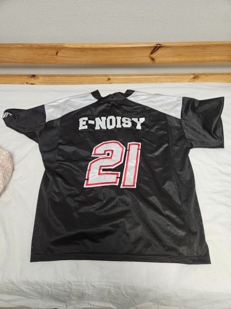 이지노이지(EASY NO EASY) EZGOING 풋볼 반팔 티셔츠 - 블랙 후기
