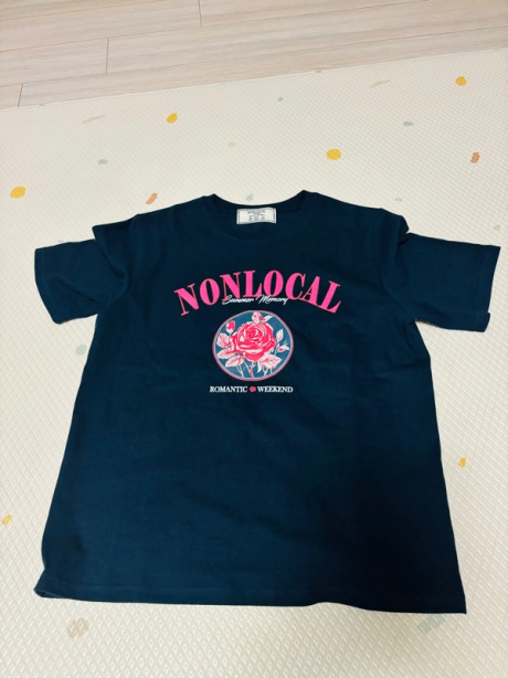 논로컬(NONLOCAL) 빈티지 로즈 티셔츠 - 네이비 후기
