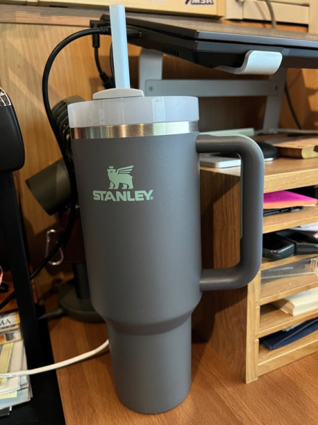 스탠리(STANLEY) 퀜처 H2.0 플로우스테이트 텀블러 1.18L 차콜 후기