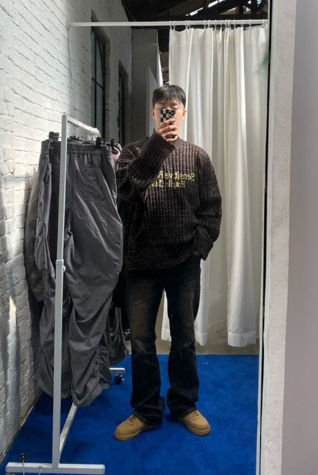 메인부스(MAINBOOTH) Fragile Club Damage Sweater(BLACK) 후기